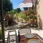 Les Milahinas