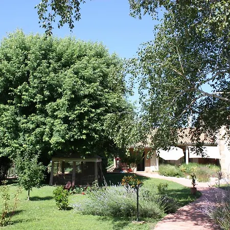 Les Milahinas