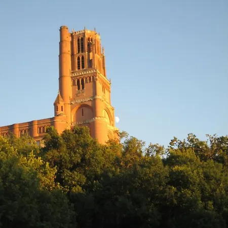 Les Milahinas Lägenhet